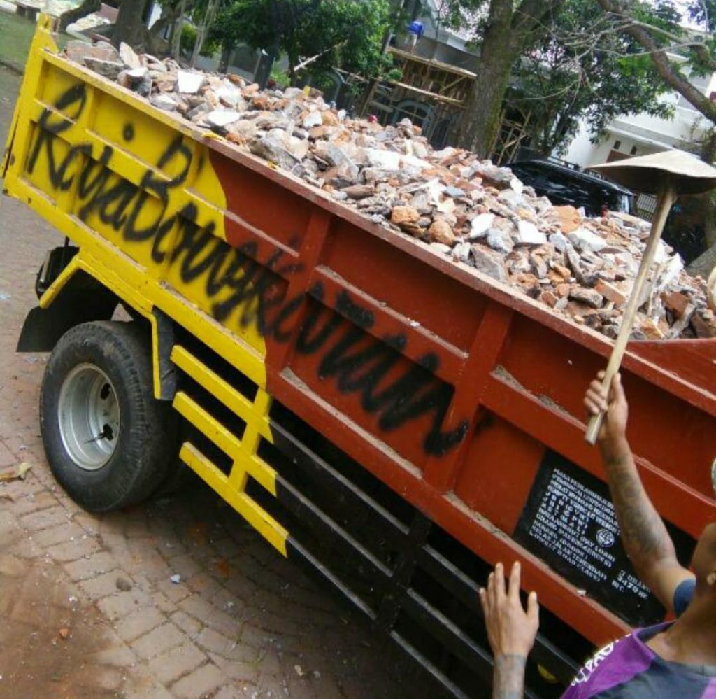 Buang-Puing-Batu-Malang