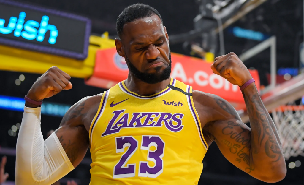 LeBron James pemain terbaik