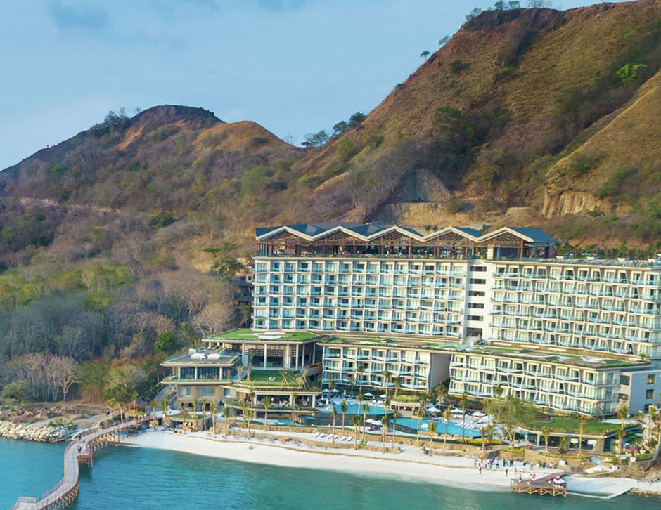 ayana komodo resort